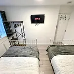 4B4B Entire House Sleeps 11 Driveway Parking Near Coventry University And City Centre