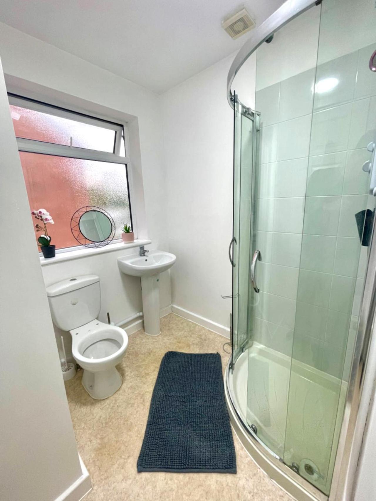 4b4b Entire House Sleeps 11 Driveway Parking Near And Centre * Coventry